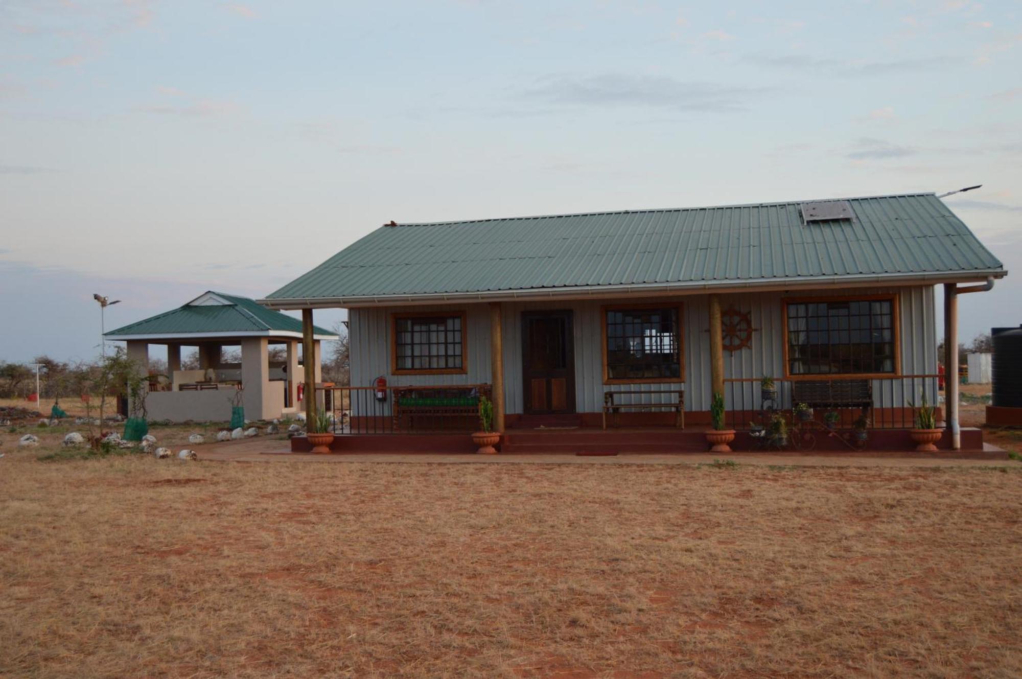 Wild Amboseli Ndovu Cottage. Luaran gambar